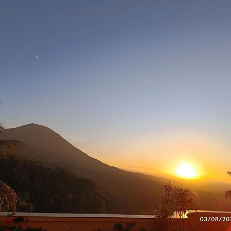 Dwan Tea Mountain Side Bed & Breakfast จาตีลูวีห์ ภายนอก รูปภาพ