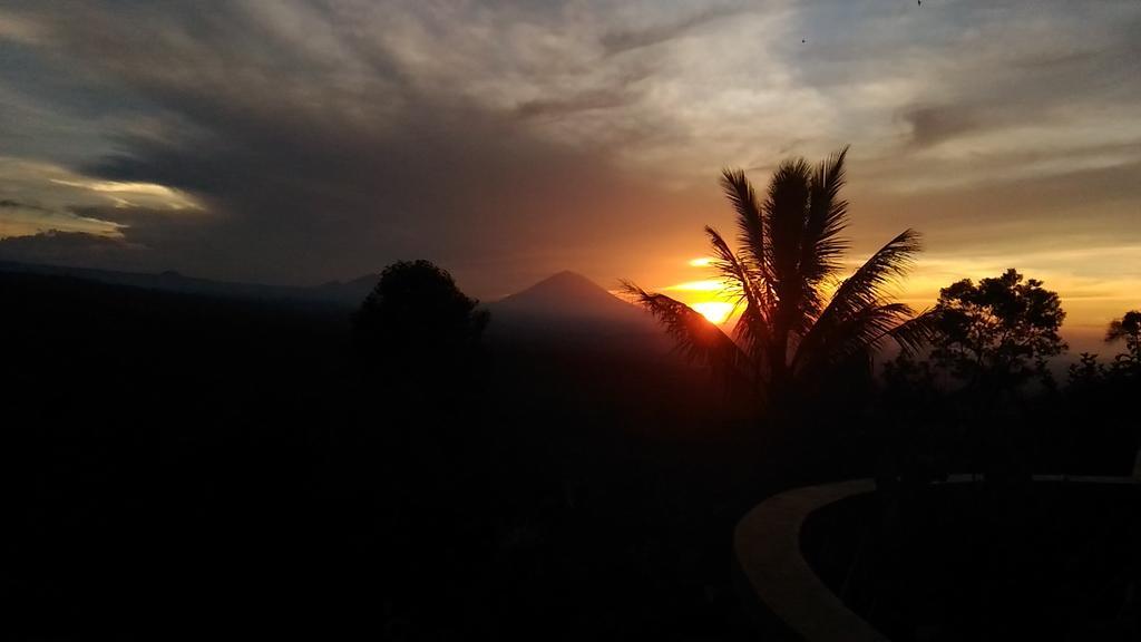 Dwan Tea Mountain Side Bed & Breakfast จาตีลูวีห์ ภายนอก รูปภาพ